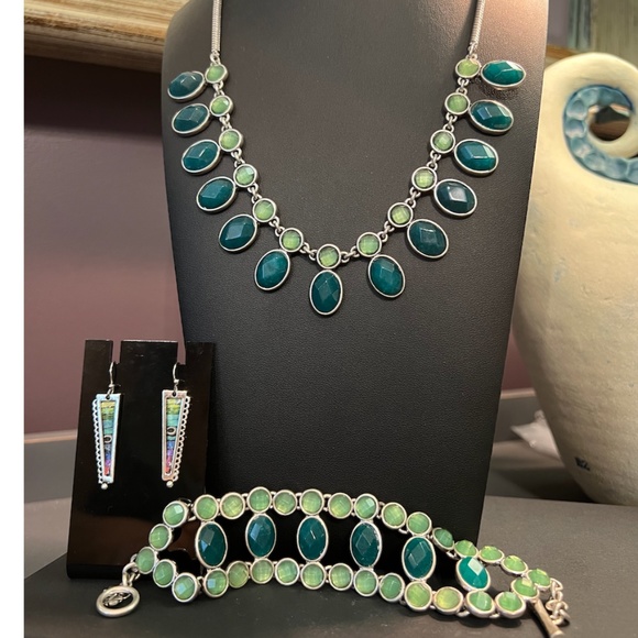 VINTAGE LUCKY BRAND: Reversable Necklace & Bracelet/Silvertone & Glass/Earrings - Picture 2 of 12